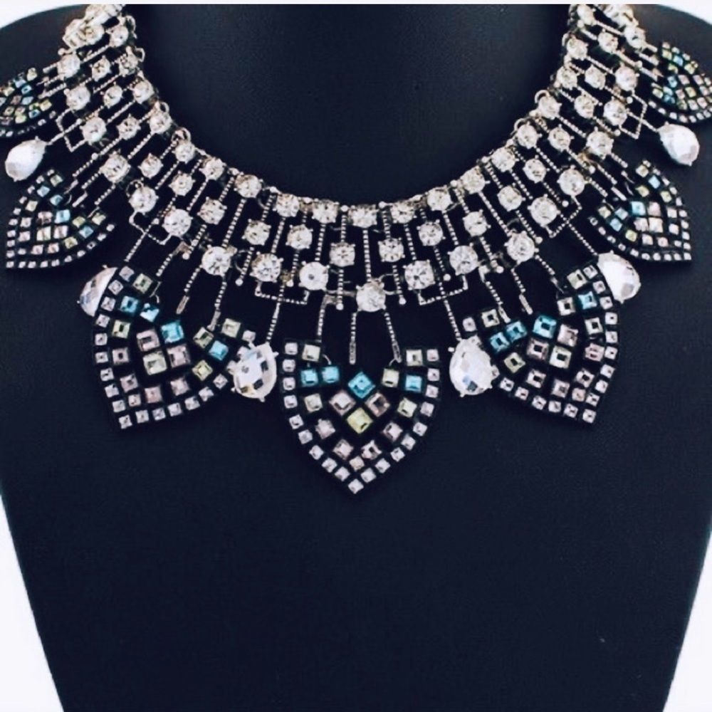 “BOHEMIAN NIGHTS” Crystal Rhinestone Statement Necklace - Picture 11 of 15